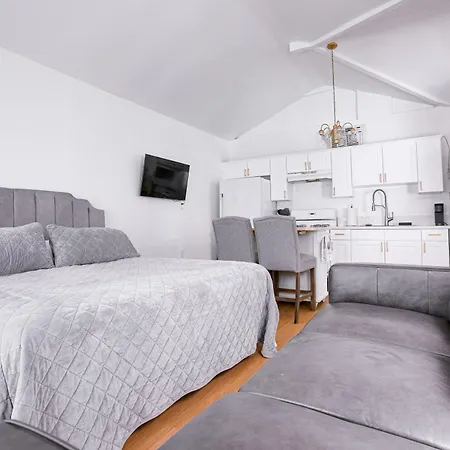 Cozy Private Studio In Granada Hills Near Csun, Universal